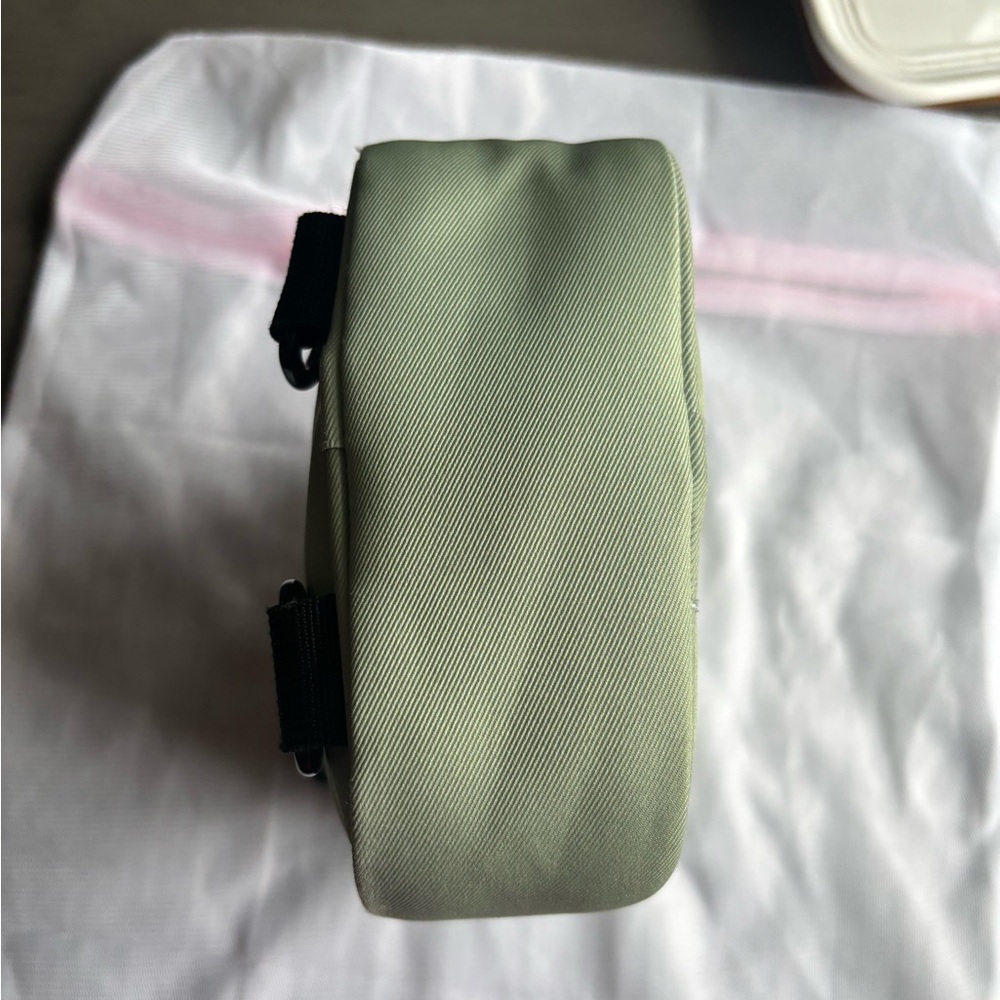 Brixley MEDIUM - SAGE CROSSBODY SLING - Picture 7 of 11